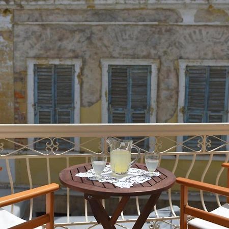 Oisyra Boutique Suites Ermoupoli Buitenkant foto