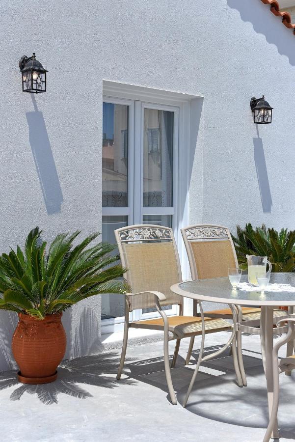 Oisyra Boutique Suites Ermoupoli Buitenkant foto