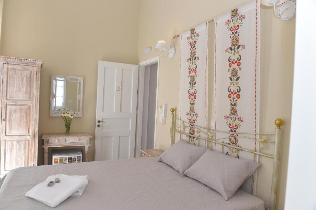 Oisyra Boutique Suites Ermoupoli Buitenkant foto